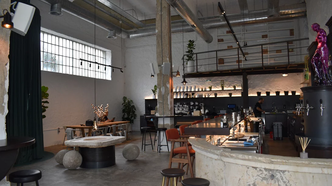 Δοκιμάσαμε το "Line": Η "αναρχία" στο κρασί, το κοκτέιλ και το ψωμί βρήκε το σπίτι της