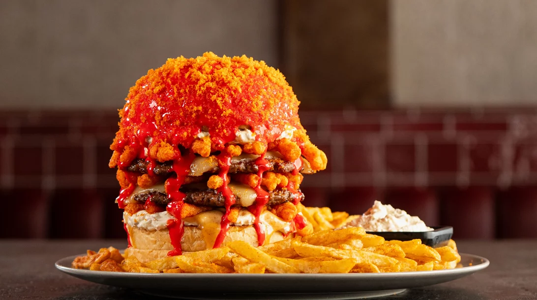 Λένε πως αυτό το υπερμπέργκερ είναι το πιο καυτό της πόλης