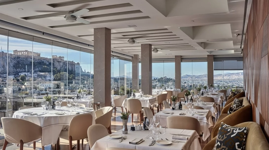 Στο "Metropolis Roof Garden" του ξενοδοχείου "Electra" για ραφινέ μεσογειακές γεύσεις