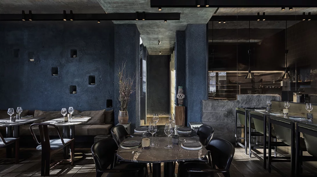 "Humain": Εκεί όπου η θεατρικότητα συναντά το γιορτινό dégustation