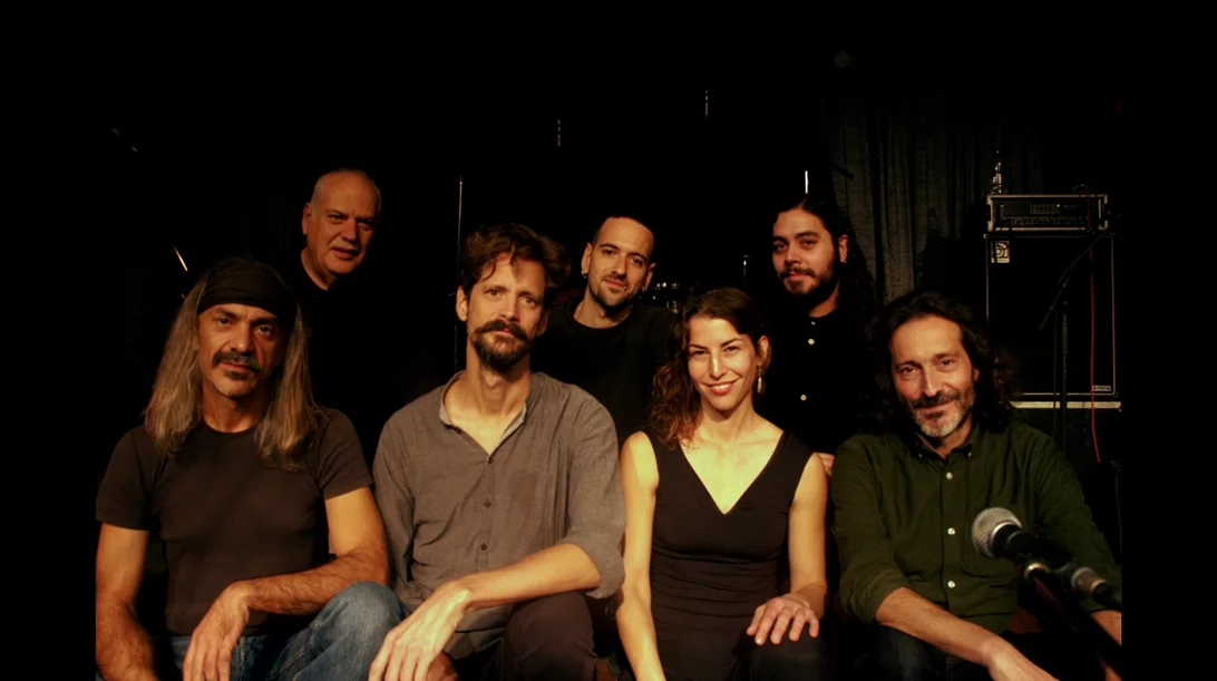 Οι Χαΐνηδες στο θέατρο "Ροές" για δέκα παραστάσεις