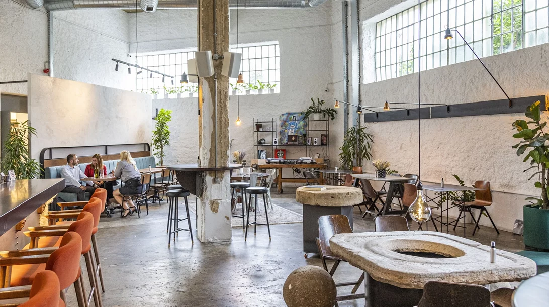 Αρμονίες στην αναρχία του "Line Athens"