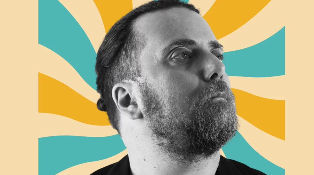 Ο Στάθης Δρογώσης γιορτάζει στο Gustav