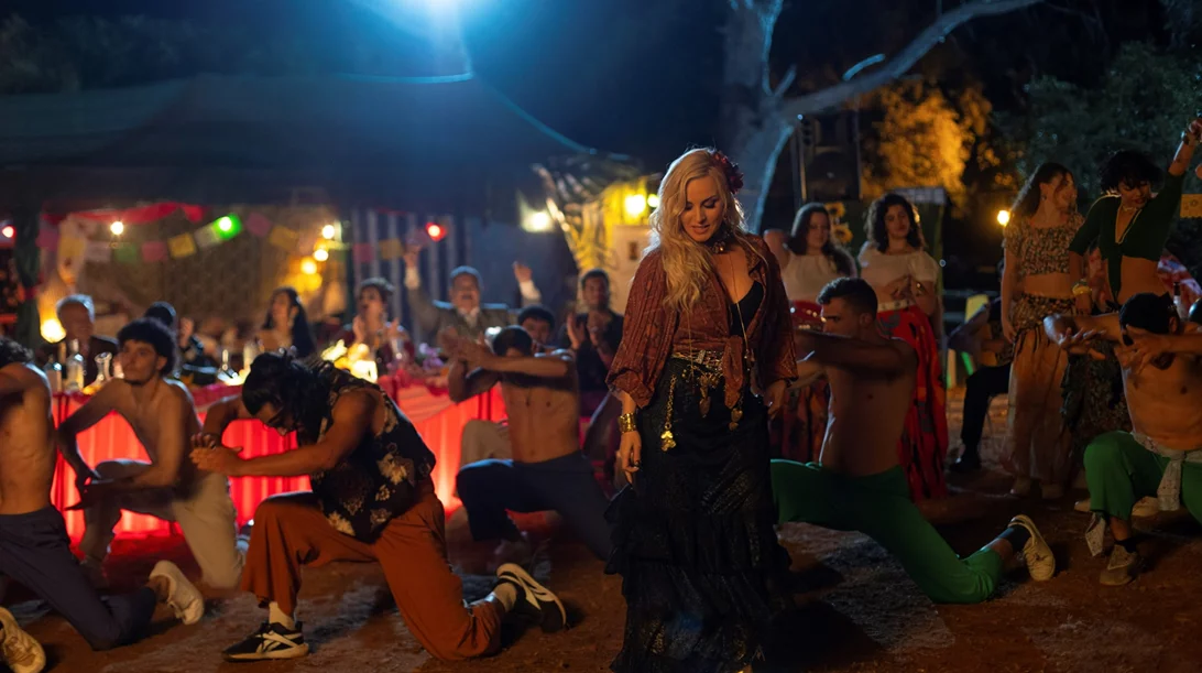 Η πολυαναμενόμενη "Κατάρα της Τζέλας Δελαφράγκα" έχει soundtrack και video clip