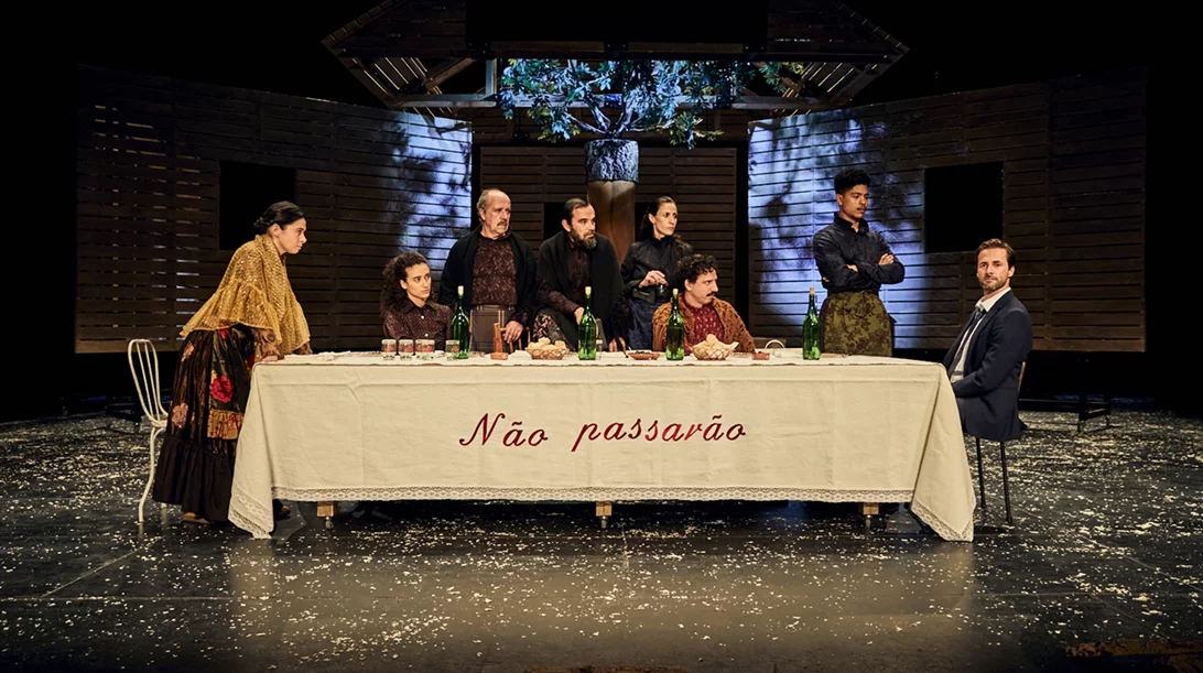 Τι είδαμε τελικά στην παράσταση "Η Καταρίνα και η ομορφιά να σκοτώνεις φασίστες";