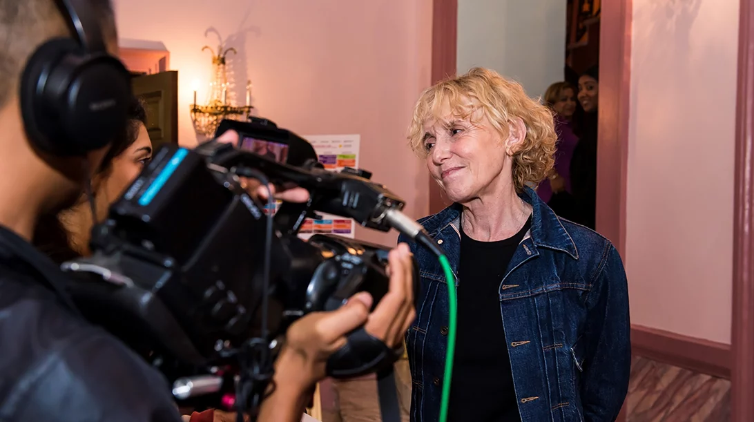 Η σπουδαία σκηνοθέτρια Κλερ Ντενί μιλά για τις ερωτικές "Δύο Όψεις του Ξυραφιού"