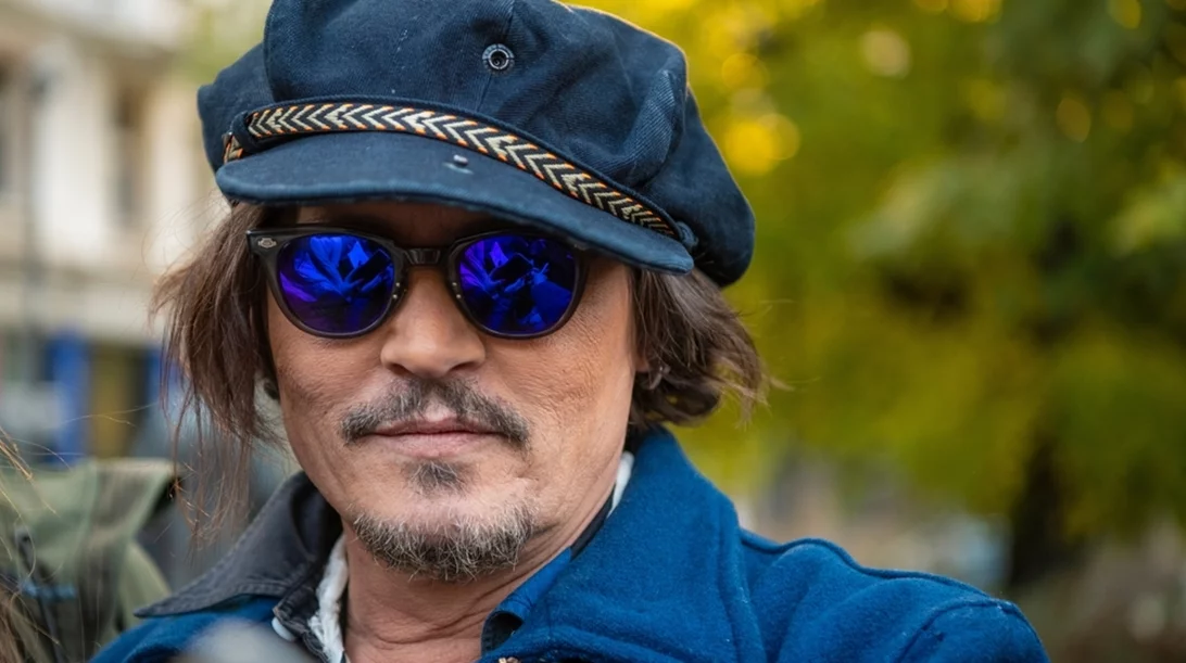 Η νέα φωτογραφία του Τζόνι Ντεπ στον ρόλο του Λουδοβίκου ΙΕ'