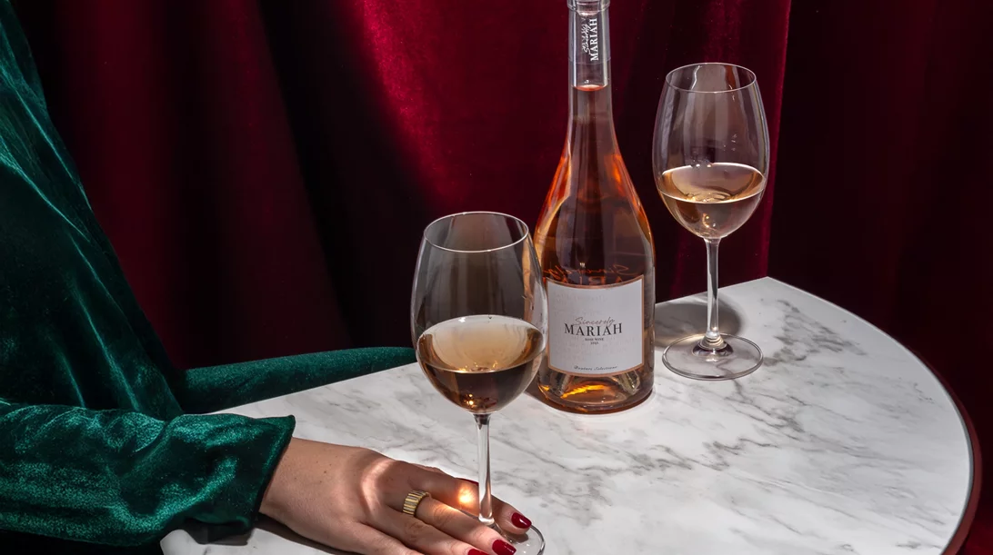 Οι 2 "must have" εκλεκτές ετικέτες που δημιουργούν την ιστορία των γιορτών από την αρχή