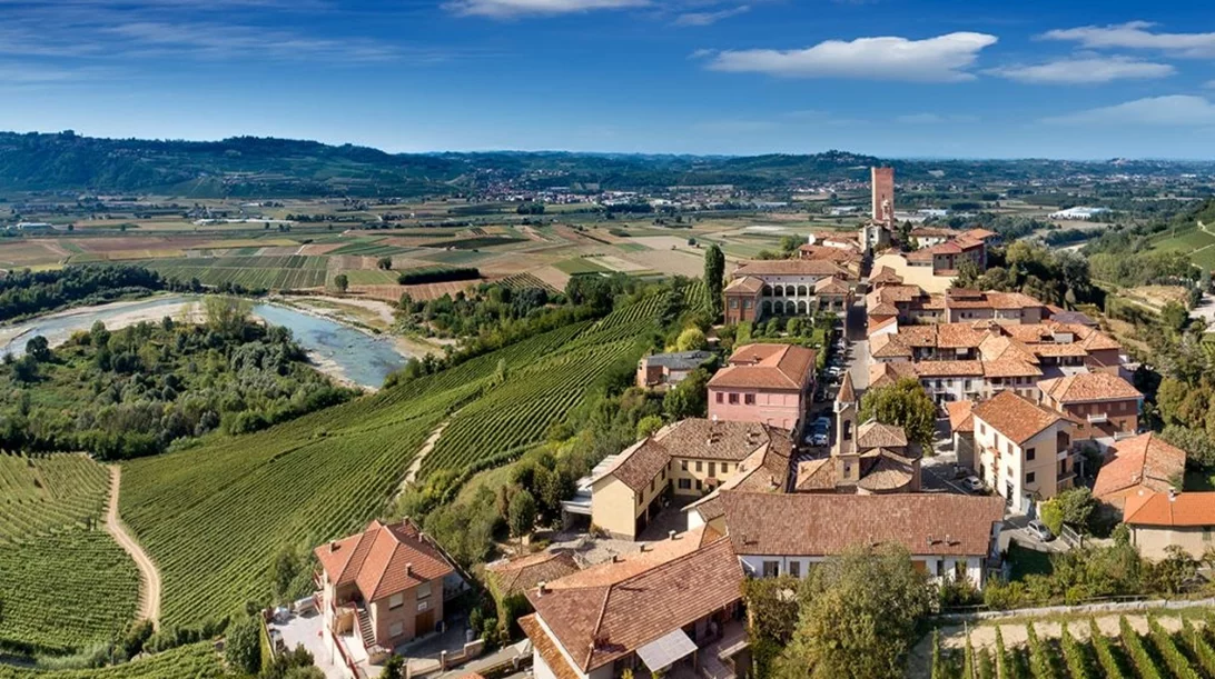 Λάνγκε: Η Βουργουνδία της Ιταλίας που μυρίζει κρασί, τρούφες και σοκολάτα