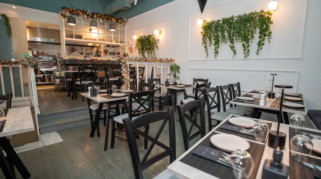 S. Pellegrino: Μας υποδέχεται στο "Το Μαγαζάκι που λέγαμε"