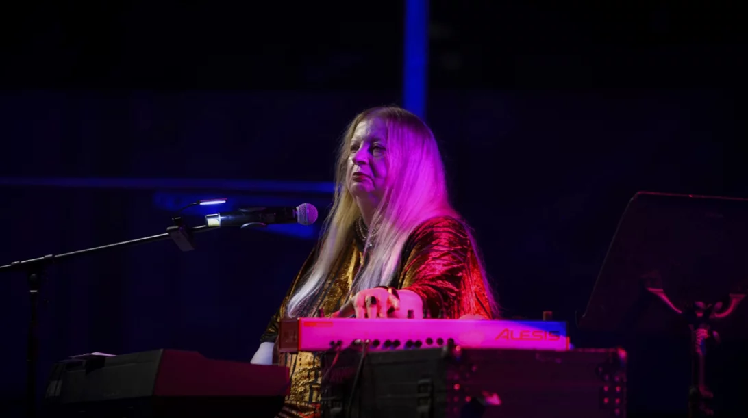 "9 Στο Φως": Η δισκογραφική επιστροφή της Λένας Πλάτωνος μαζί με τον Νίκο Μωραΐτη