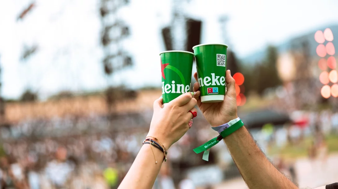 Θυμάστε όταν το ίντερνετ ήταν μέρος κι όχι ένα φίλτρο της πραγματικότητας;