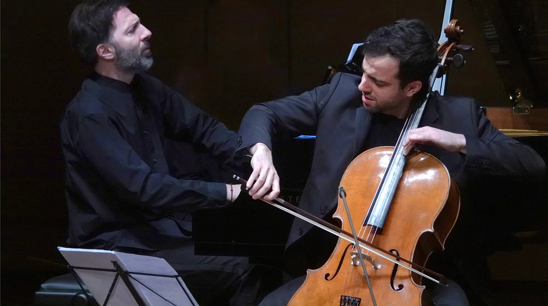 Ολιγάριθμα αλλά εξαιρετικά ρεσιτάλ βιολοντσέλου/πιάνου (Τιμ. Γαβριηλίδη-Πέτριν/Βαρβαρέσου – Μποβ/Καρποδίνη) και σόλο πιάνου (Δεστούνη – Παληού)