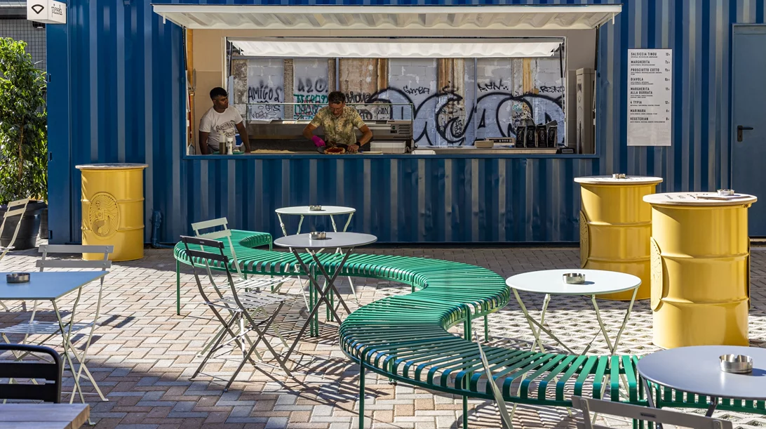 Athens Street Hub: Cool street food με άποψη