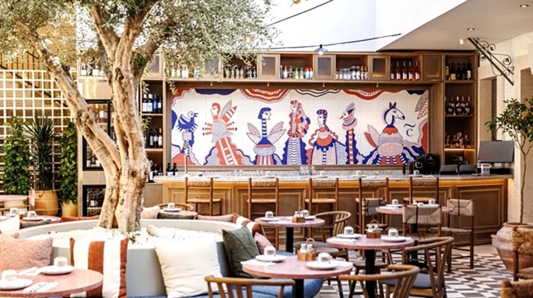 Ταράτσες, κήποι και αυλές στο κέντρο της Αθήνας για νόστιμο summer in the city