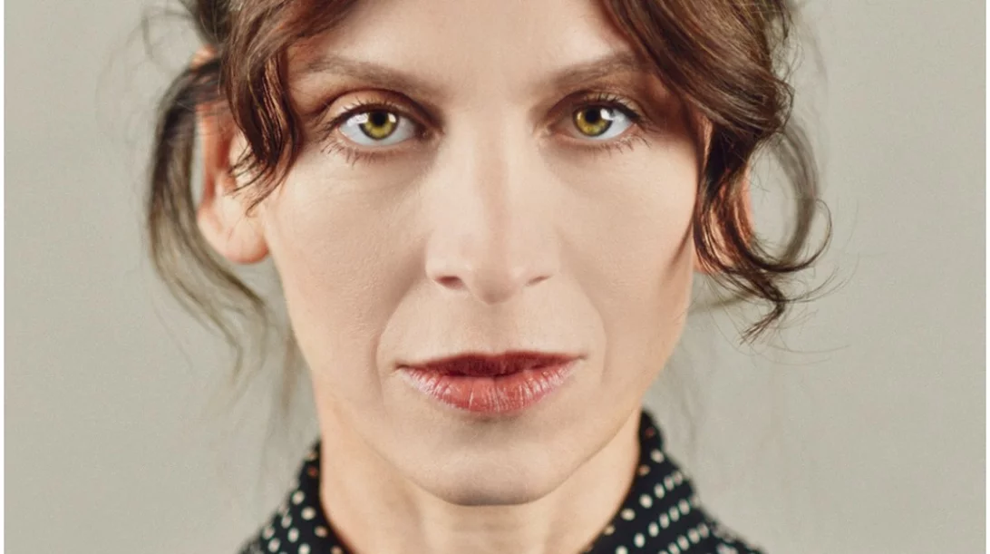 Ζωή Χατζηαντωνίου: "Νιώθω ότι ζω σε ένα κράτος οικογενειών και διαδόχων"