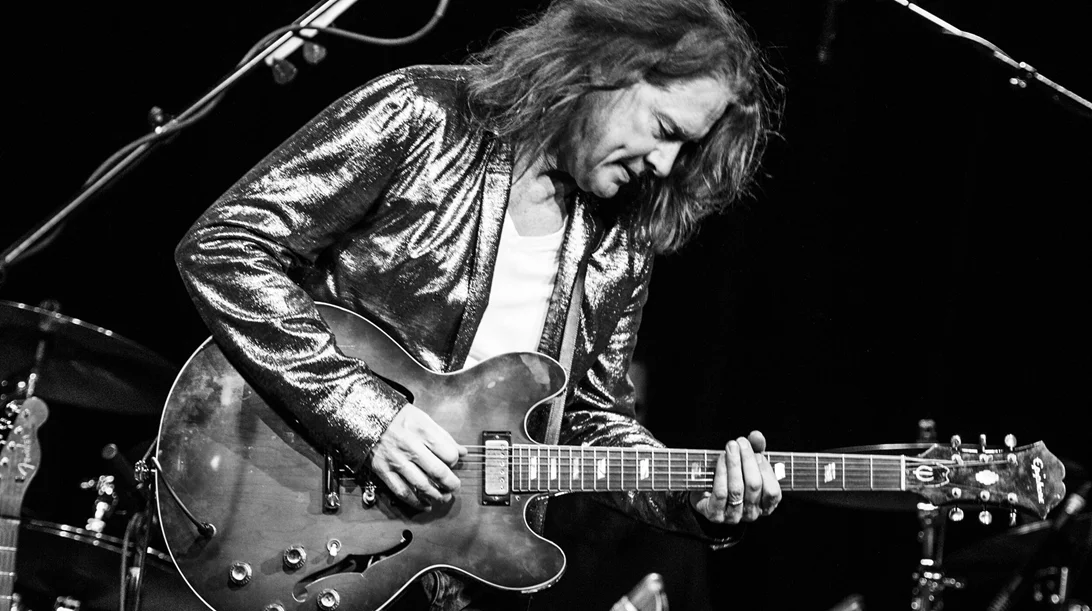 Ο θρυλικός κιθαρίστας Robben Ford έρχεται στο "Fuzz Club"