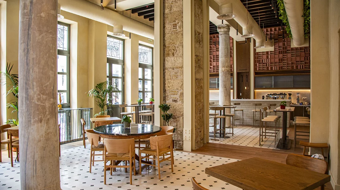 "Liystor" και "Ydoron" φέρνουν τη θάλασσα και το dry ageing ψαριών στο Μοναστηράκι