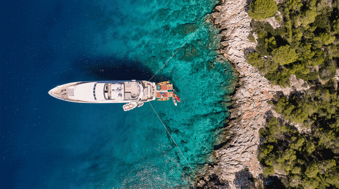 Το Milos σαλπάρει -κυριολεκτικά- για τις ελληνικές θάλασσες