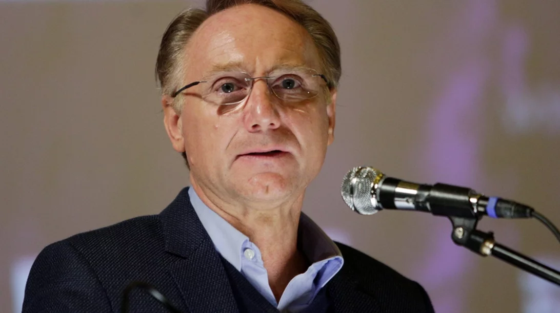 To νέο βιβλίο του Νταν Μπράουν μεταφέρεται σε σειρά στο Netflix