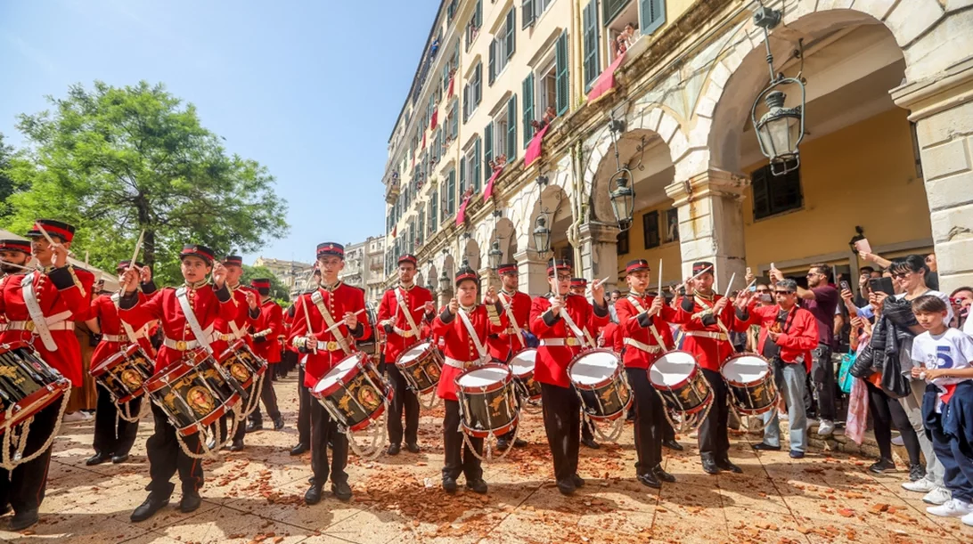 Πάσχα στην Ελλάδα: προορισμοί, έθιμα, ξενοδοχεία και εστιατόρια για να σχεδιάσετε τα καλύτερα ταξίδια