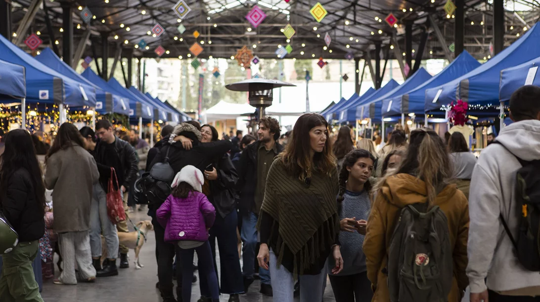 Μετράμε αντίστροφα για το Τhe Meet Market Xmas Edition στο Παλιό Αμαξοστάσιο Ο.ΣΥ στο Γκάζι