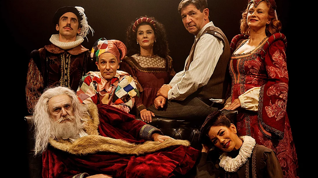 Εορταστικές θεατρικές εξορμήσεις με τις πιο συγκινητικές παραστάσεις!