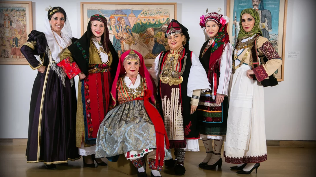 Ένα λεύκωμα αφιερωμένο στη γυναίκα και στην Ελλάδα για τα 200 χρόνια από την Επανάσταση