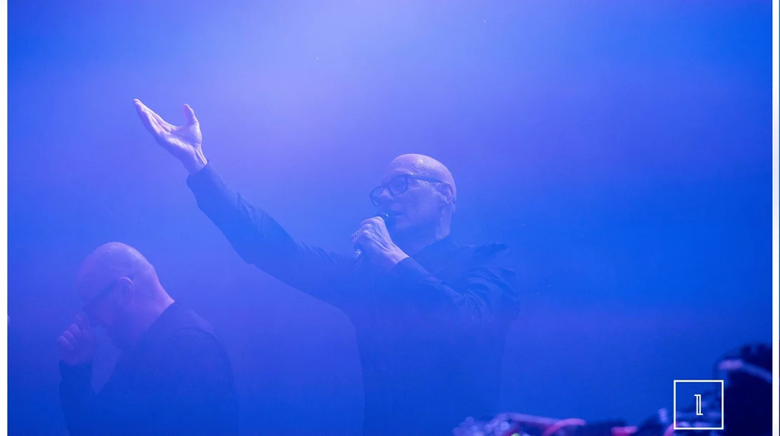 Covenant: Αχλή και γοτθική μελαγχολία, στο κατάμεστο "Arch"