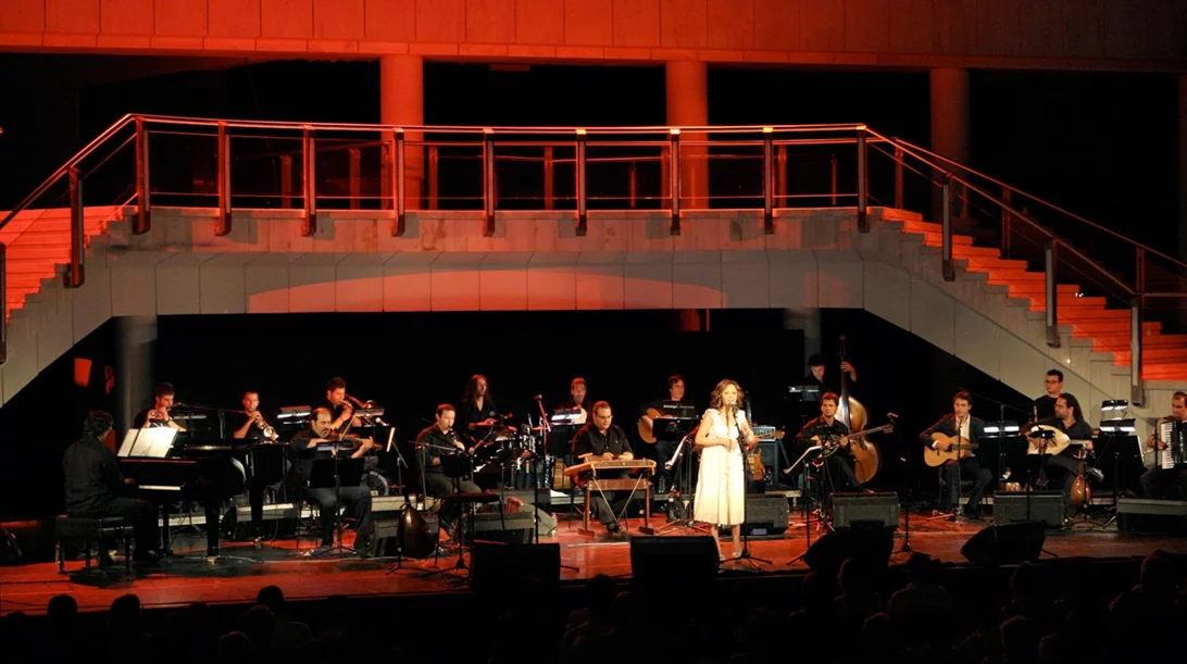 Χριστουγεννιάτικοι θρύλοι και κάλαντα: Μία μουσική βραδιά με την Εστουδιαντίνα Νέας Ιωνίας και τη Μάρθα Φριντζήλα