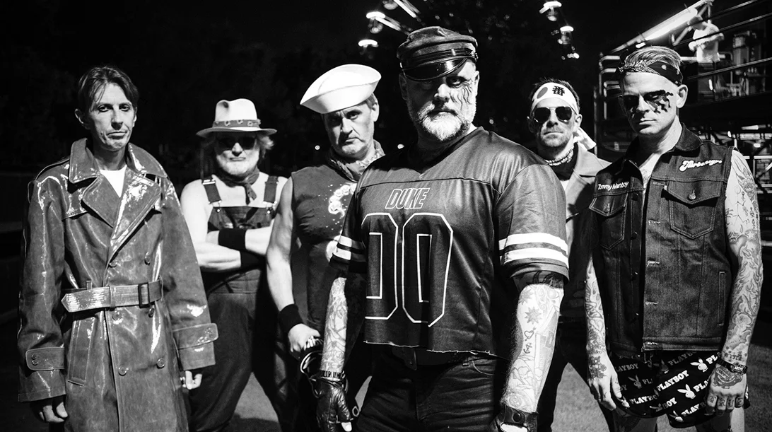 Οι rock'n'roll heroes Turbonegro επιστρέφουν στην Αθήνα