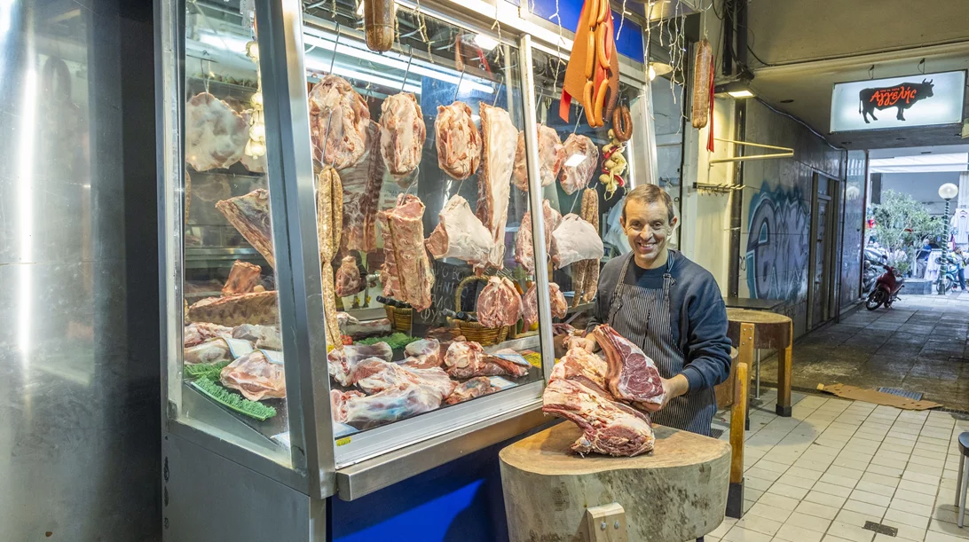 Αγγελής, ένα κρεοπωλείο που ξεχωρίζει στη Βαρβάκειο μας στρώνει γιορτινό τραπέζι
