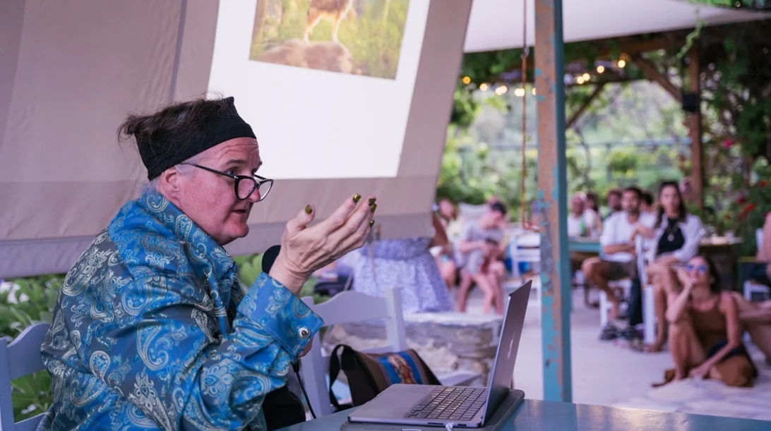 Το CAConrad έγινε ποιητό επειδή η μαμά του ήταν κλέφτρα