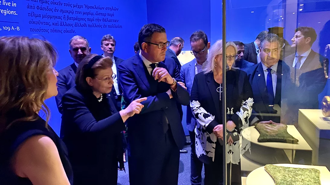 Εγκαίνια της έκθεσης "Ανοιχτοί Ορίζοντες - Αρχαία Ελληνικά Ταξίδια και Επαφές" στο Μουσείο της Μελβούρνης από την Υπουργό Πολιτισμού και Αθλητισμού Λίνα Μενδώνη