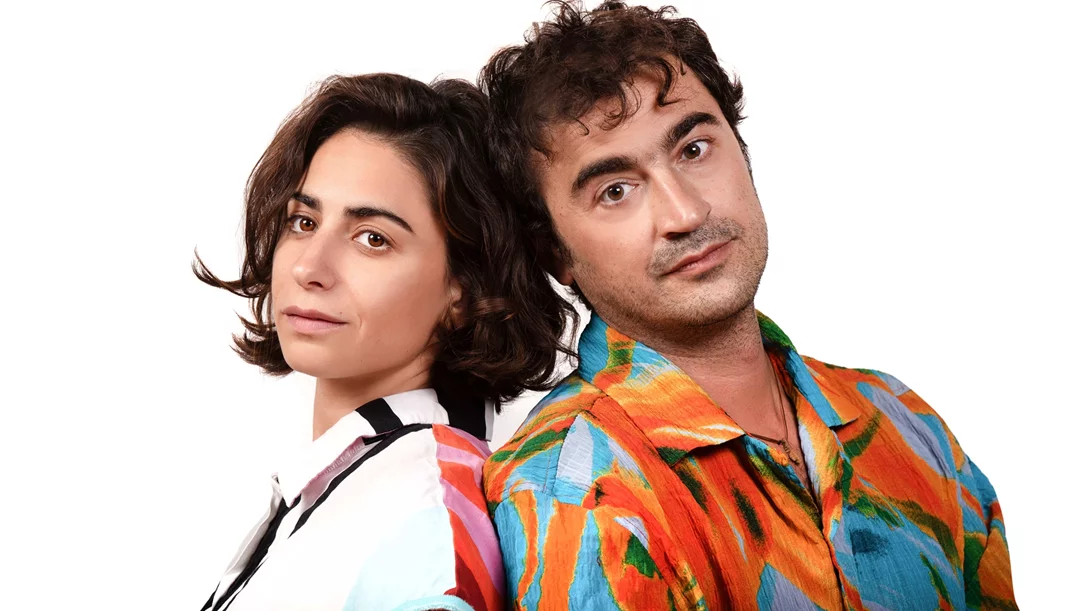 "Καλά Χριστούγεννα αγαπητέ μου Τσάρλυ": Δύο έφηβοι από διαφορετικούς κόσμους συναντιούνται στο Θέατρο Σταθμός