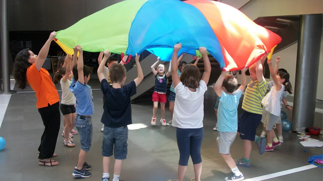 Εκθέσεις και πειράματα στη θερινή κατασκήνωση του "Ελληνικού Κόσμου"