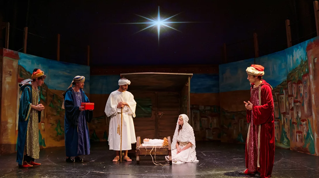 "Χριστός Γεννάται" : Το θαύμα των Χριστουγέννων επί σκηνής