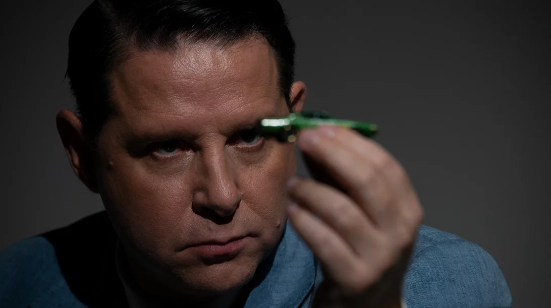 Δημήτρης Μυλωνάς: "Το θέατρο έβγαλε τα μάτια του, σαν άλλος Οιδίποδας, και είδε"