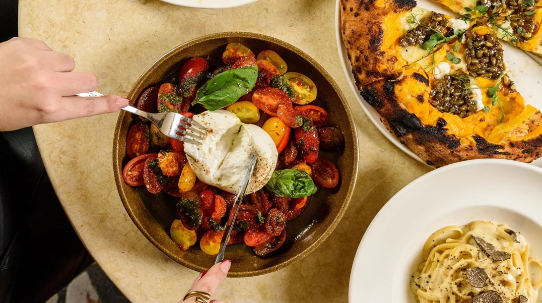 Video walkthrough: Η Ναταλία Δραγούμη σε "Dolce Far Niente" φάση στο "Ma Que Vuoi"