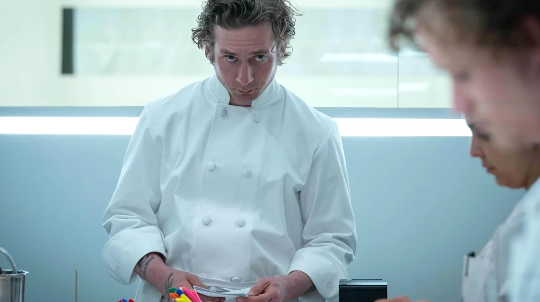 To συνειδητό χάος του "The Bear", μια αλληγορία για την ανθρώπινη ανθεκτικότητα