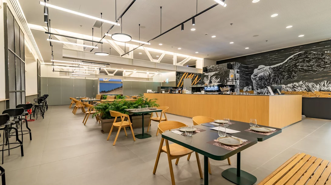 "1896": Πολιτισμός και ελληνικές γεύσεις στο Golden Hall