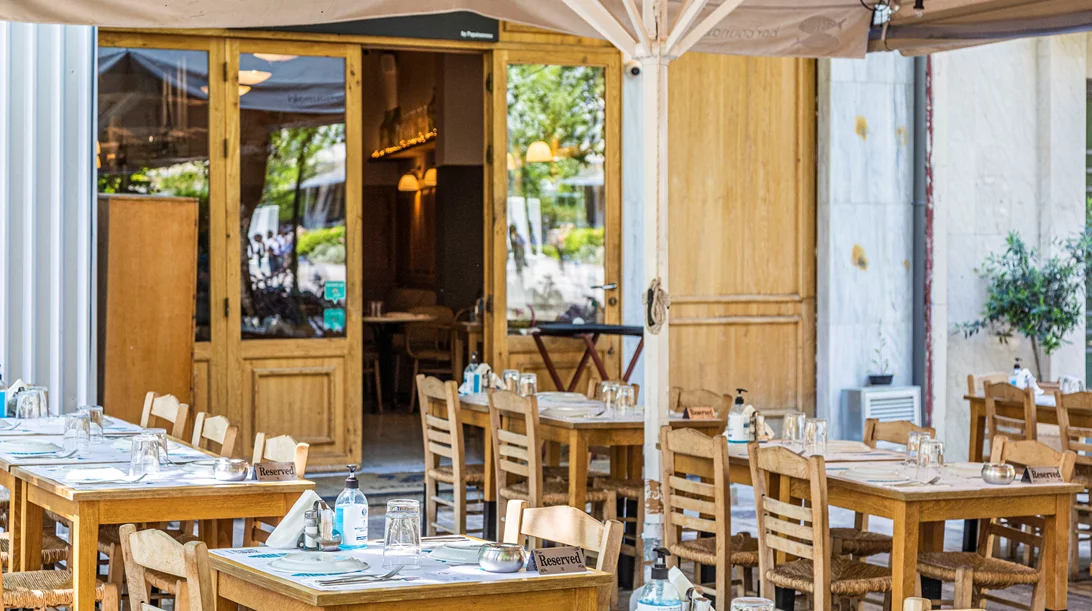 Το "Μπαρμπουνάκι διά χειρός Παπαϊωάννου" κολυμπάει νόστιμα στη Μητροπόλεως