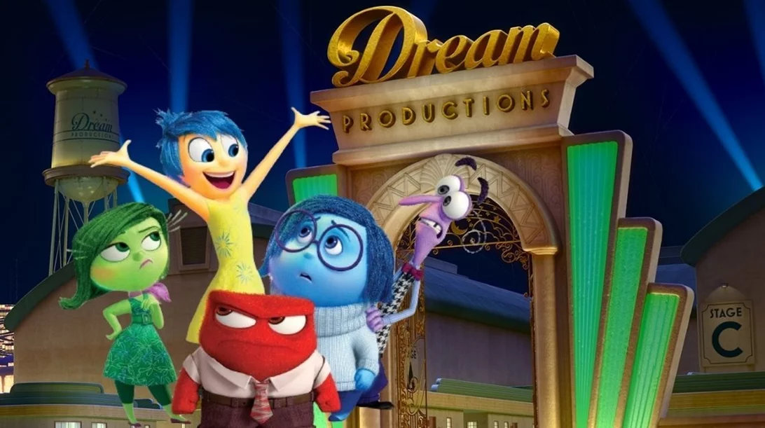 "Όνειρο: Εταιρεία Παραγωγής": Η spin-off σειρά του "Τα Μυαλά που Κουβαλάς" ήρθε στο Disney+