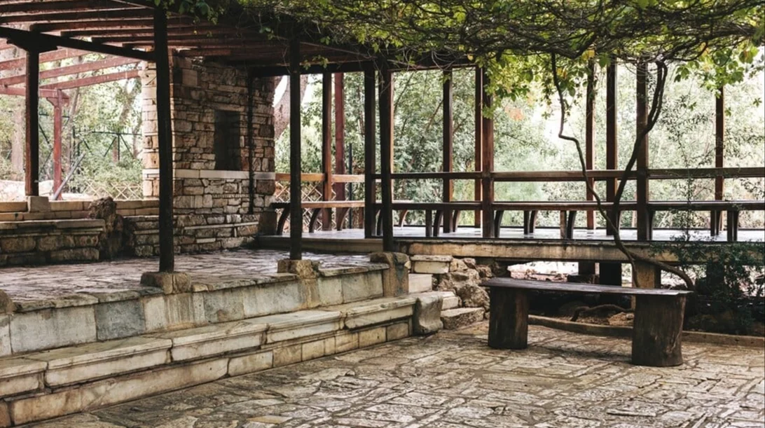 Προς αποκατάσταση και επαναλειτουργία το ιστορικό "Αναπαυτήριο" στον Λόφο του Φιλοπάππου