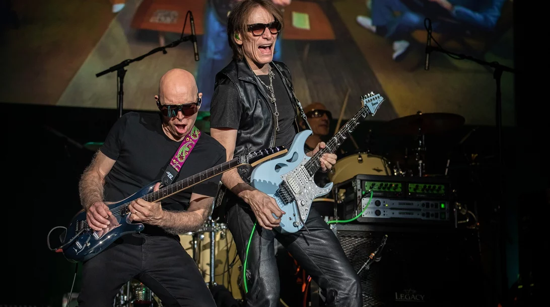 Joe Satriani & Steve Vai: Όταν η ηλεκτρική κιθάρα αποκτά αναπάντεχες φιλοδοξίες