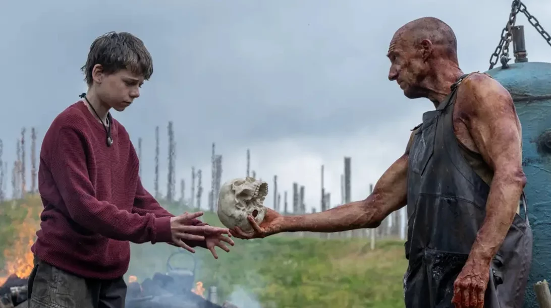 Το '28 Χρόνια Μετά: Ο Ναός των Οστών' και 5 πράγματα που πρέπει να γνωρίζεις για την ταινία