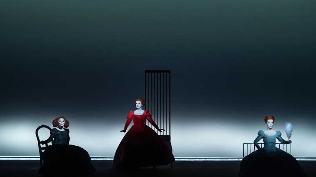 Δέκα επιτυχημένες παραστάσεις μετακομίζουν!