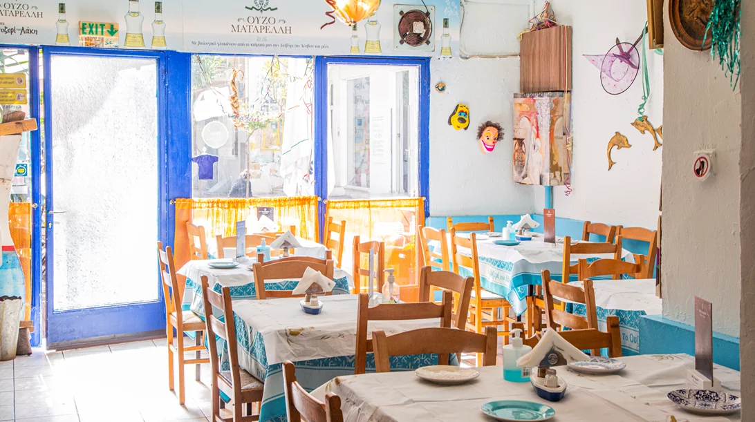 "Ουζερί του Λάκη": Το κρυφό χαρτί της πλ. Βικτωρίας