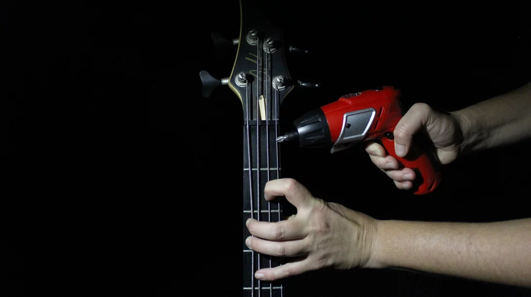 Ποιοι ανεβάζουν άπαιχτο Ρακίνα στον Πειραιά;