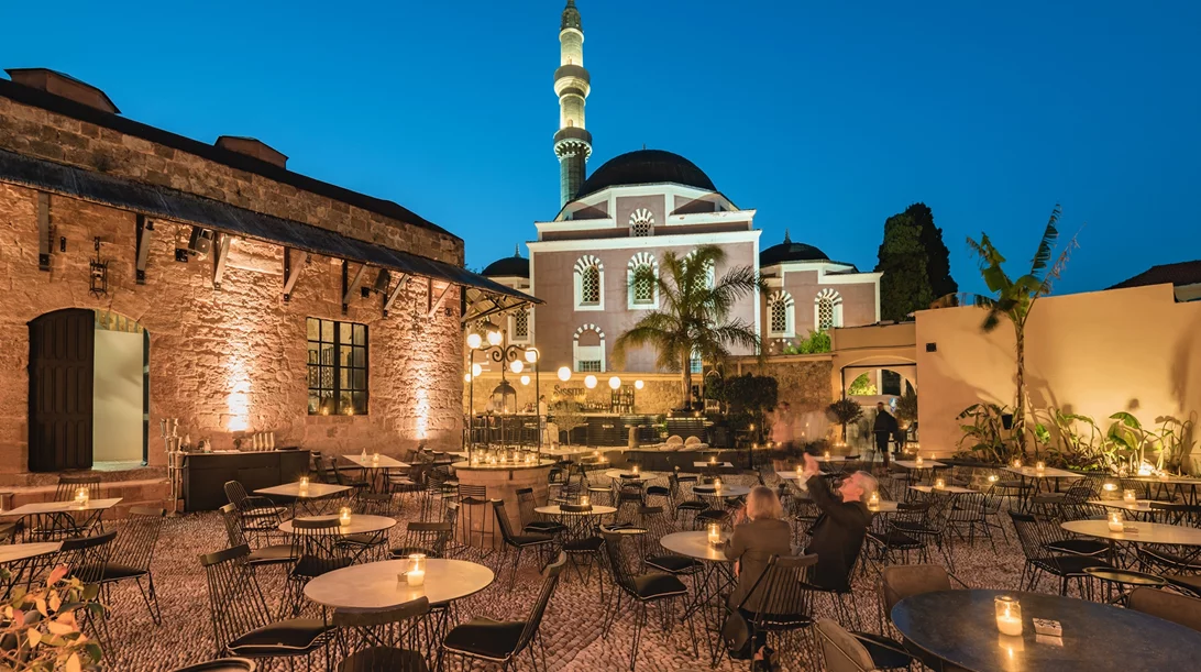 S. Pellegrino: Μας υποδέχεται στο "Sissitio Rhodes Fine Art, Taste & Culture"